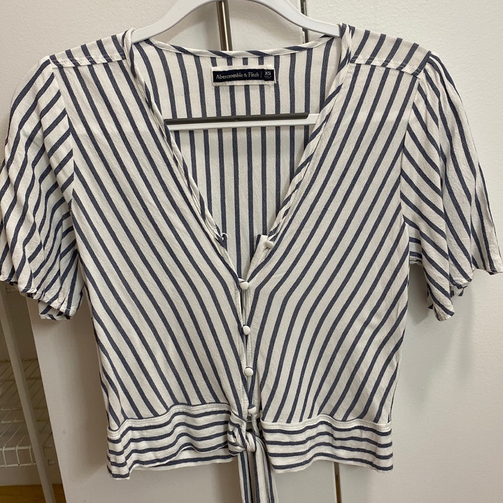 Abercrombie and Fitch Top